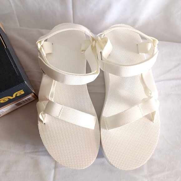 New Teva Flatform Universal White Sandals Women’s Size 10 Platform NIB Summer - Picture 7 of 7
